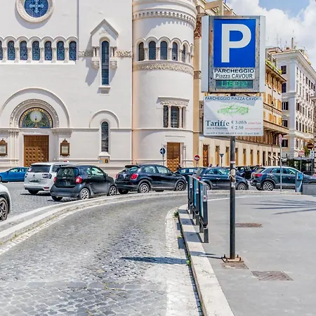 Attico Nel Cuore Di Con Box Privato Per Auto * Rome