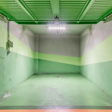 Attico Nel Cuore Di Con Box Privato Per Auto Rome