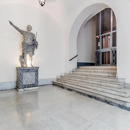 Appartement Attico Nel Cuore Di Con Box Privato Per Auto *