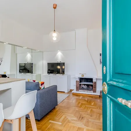 Attico Nel Cuore Di Con Box Privato Per Auto Appartement *