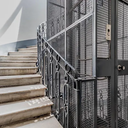 Attico Nel Cuore Di Con Box Privato Per Auto * Rome