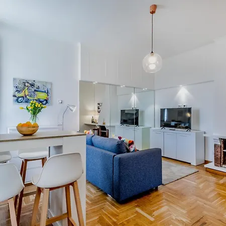 Attico Nel Cuore Di Con Box Privato Per Auto