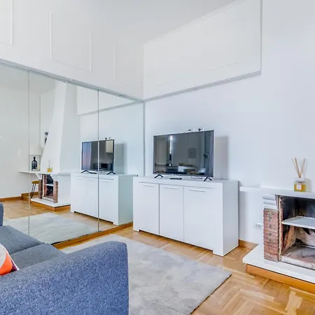 Attico Nel Cuore Di Con Box Privato Per Auto Appartement Rome